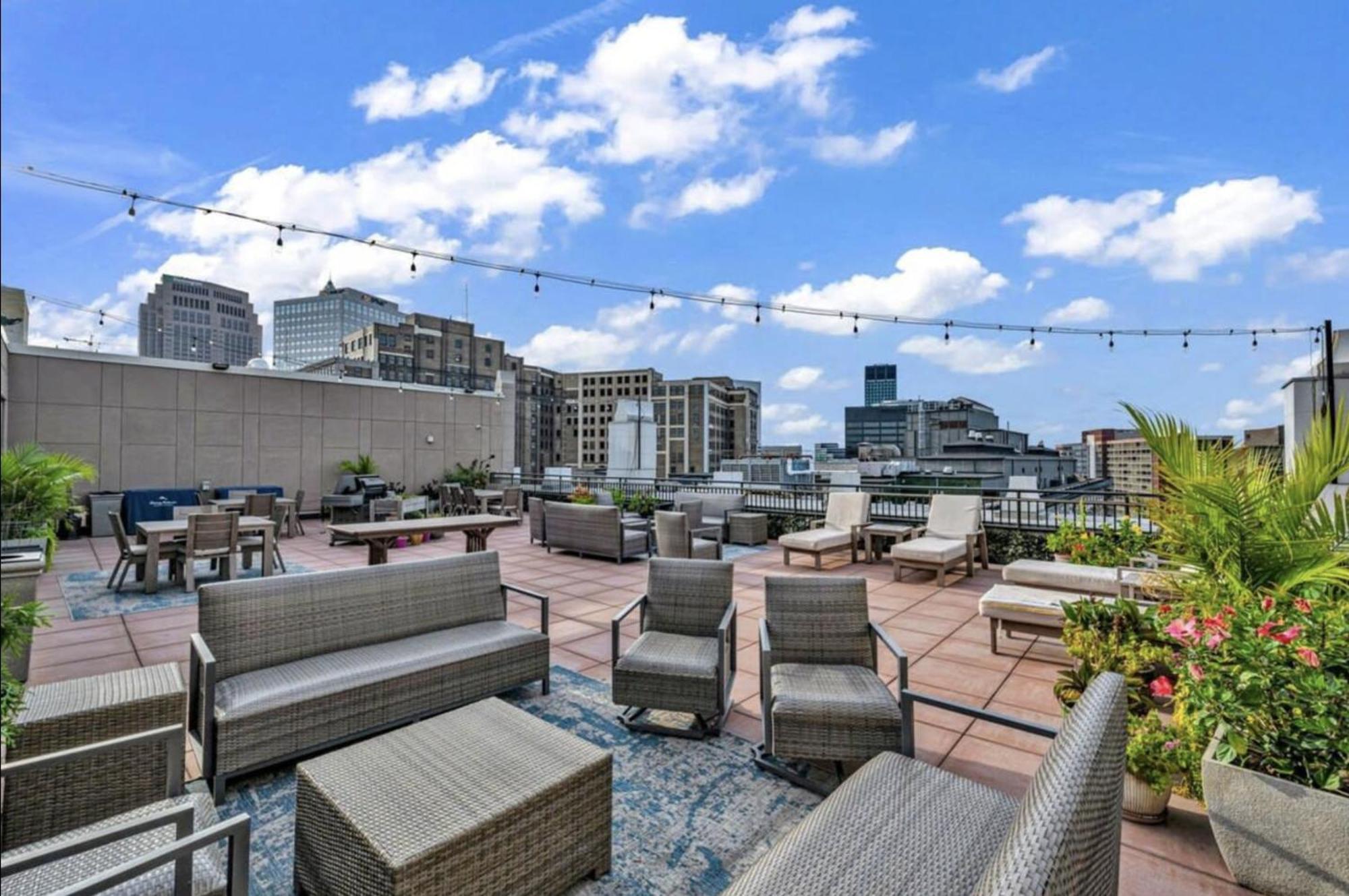 Heart Of Dt With Free Pool & Steam Plus Gym Luxe 812 克里夫兰 外观 照片