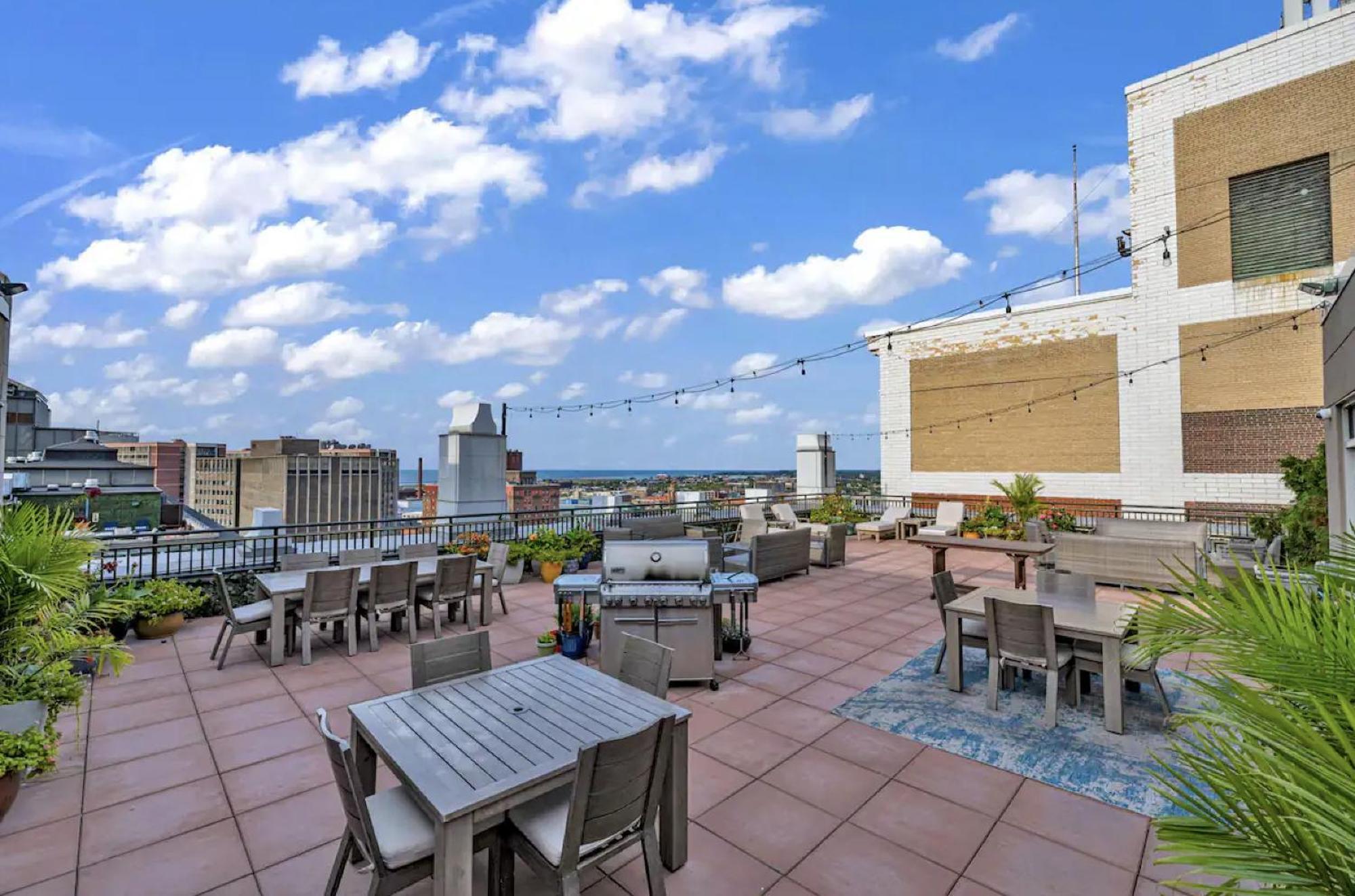 Heart Of Dt With Free Pool & Steam Plus Gym Luxe 812 克里夫兰 外观 照片